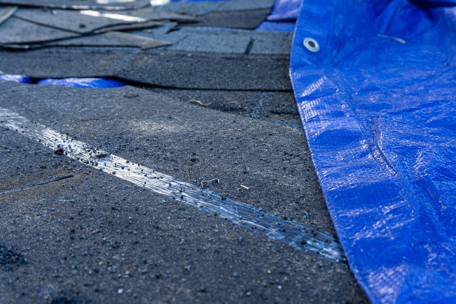 How To Tarp A Roof Safely & Effectively [Step-by-Step Guide]